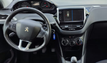 Peugeot 208 Puretech completo